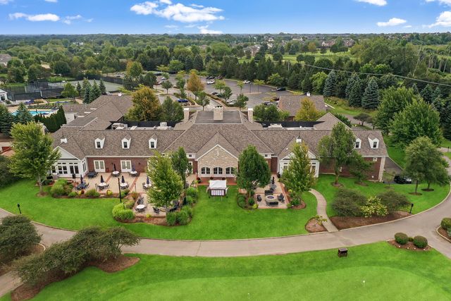 19 EAGLE RIDGE Drive, Hawthorn Woods, IL 60047