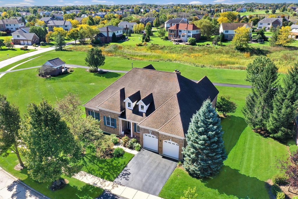 19 EAGLE RIDGE Drive, Hawthorn Woods, IL 60047 — photo 4