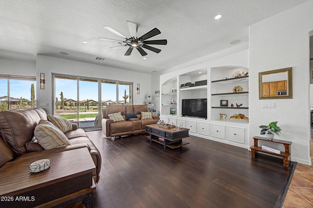 364 W STIRRUP Lane, San Tan Valley, AZ 85143