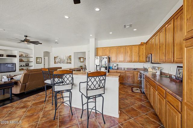 364 W STIRRUP Lane, San Tan Valley, AZ 85143