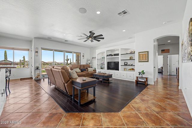 364 W STIRRUP Lane, San Tan Valley, AZ 85143