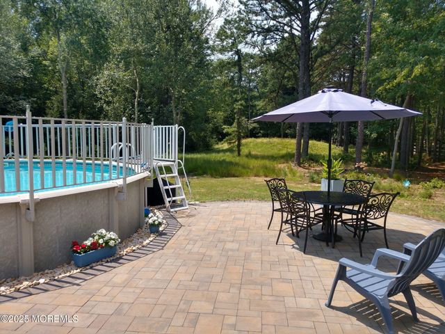 262 Frank Applegate Road, Jackson, NJ 08527