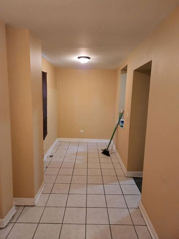 6959 S EBERHART Avenue, Chicago, IL 60637
