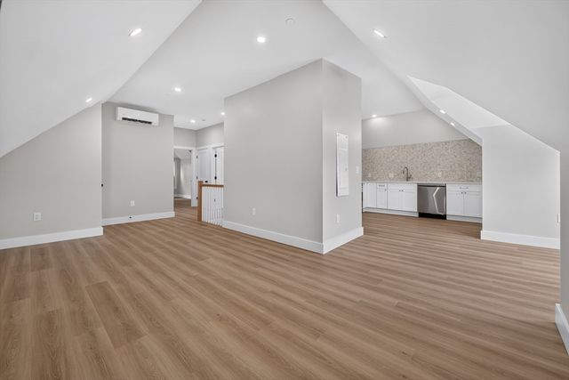 533 Washington Street E, Boston, MA 02124