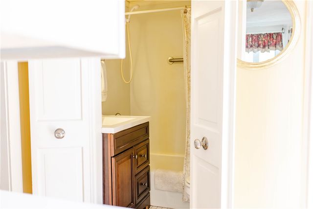 165 Sowams Road, Barrington, RI 02806