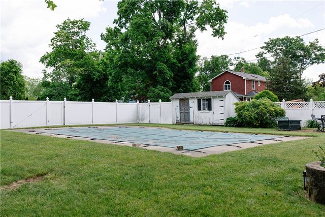 165 Sowams Road, Barrington, RI 02806