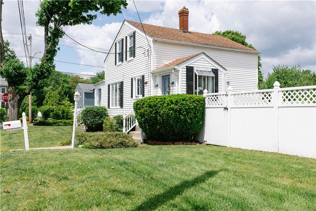 165 Sowams Road, Barrington, RI 02806