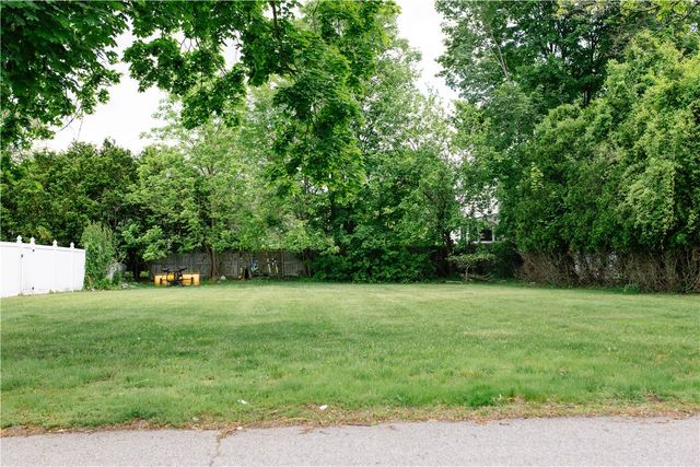 165 Sowams Road, Barrington, RI 02806