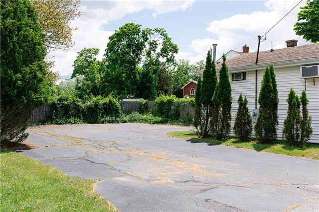 165 Sowams Road, Barrington, RI 02806