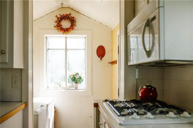 165 Sowams Road, Barrington, RI 02806