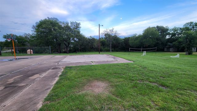 327 Capricorn Drive, Granbury, TX 76049
