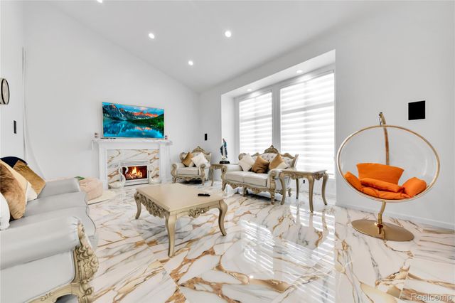 20379 Bannister Drive, Macomb Township, MI 48044