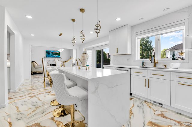 20379 Bannister Drive, Macomb Township, MI 48044