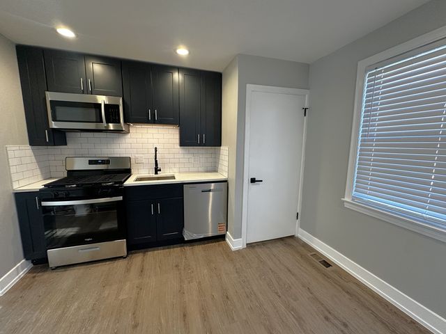 7304 W 57th Street W, Summit, IL 60501