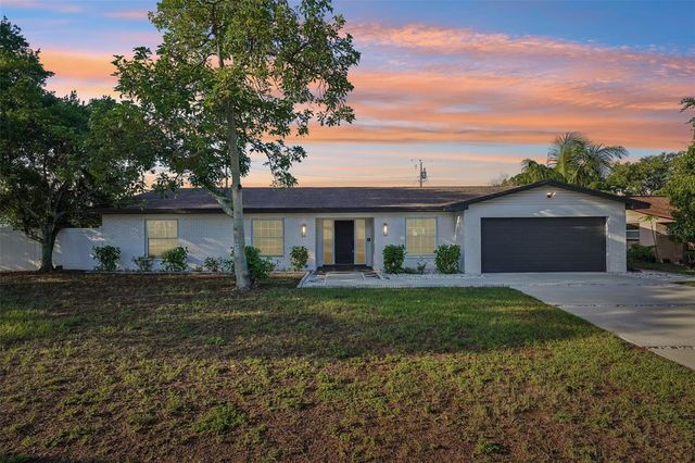 13700 86TH AVENUE, Seminole, FL 33776