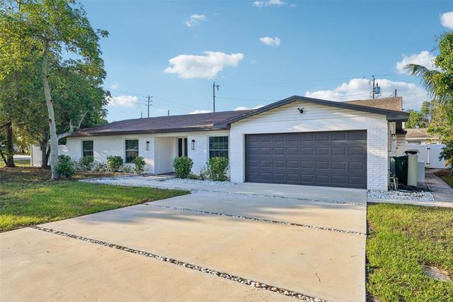 13700 86TH AVENUE, Seminole, FL 33776