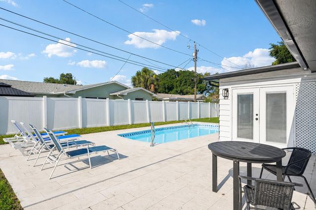 13700 86TH AVENUE, Seminole, FL 33776