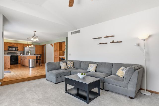 2227 Viola Heights Drive NE, Rochester, MN 55906