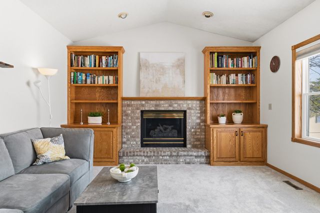 2227 Viola Heights Drive NE, Rochester, MN 55906