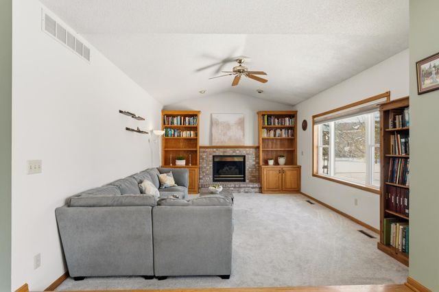 2227 Viola Heights Drive NE, Rochester, MN 55906