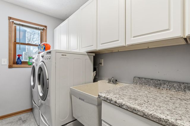 2227 Viola Heights Drive NE, Rochester, MN 55906