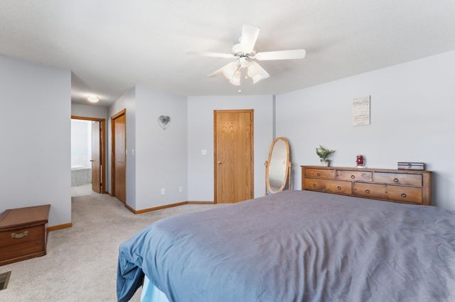 2227 Viola Heights Drive NE, Rochester, MN 55906