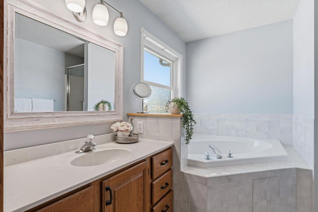 2227 Viola Heights Drive NE, Rochester, MN 55906