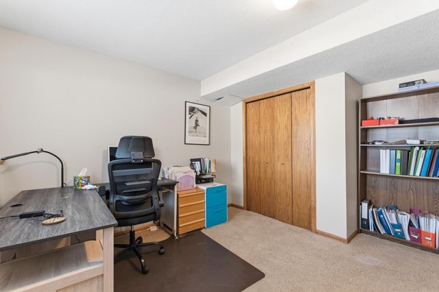 2227 Viola Heights Drive NE, Rochester, MN 55906