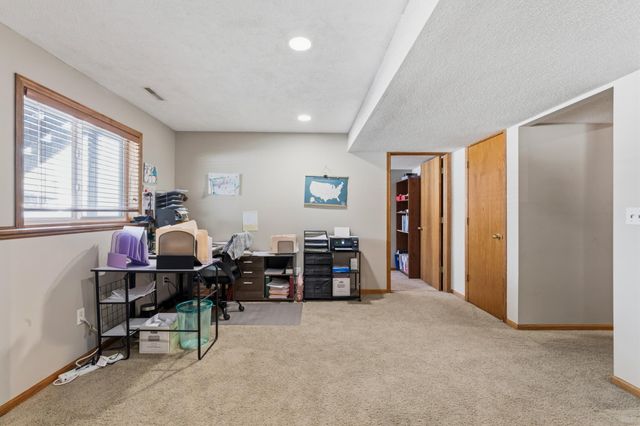 2227 Viola Heights Drive NE, Rochester, MN 55906