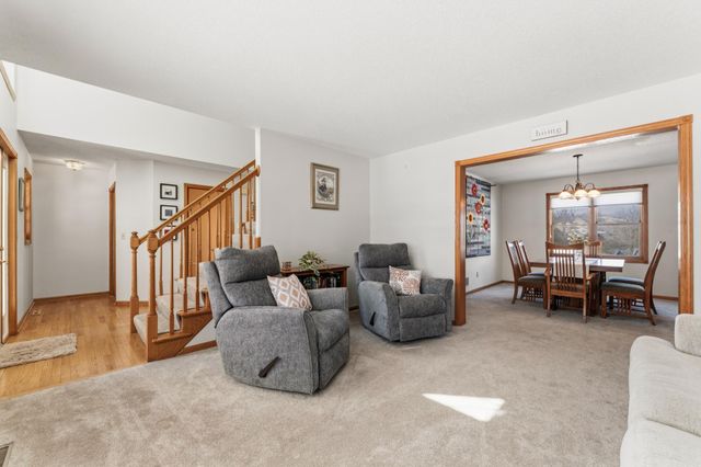 2227 Viola Heights Drive NE, Rochester, MN 55906