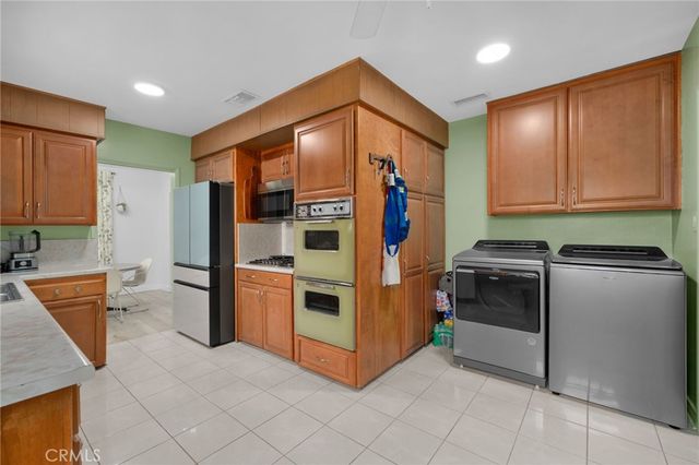 1421 Valencia, San Bernardino, CA 92404