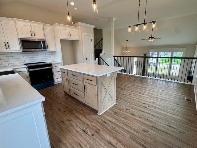 15611 Sheridan Court, Basehor, KS 66007