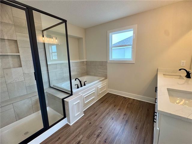 15611 Sheridan Court, Basehor, KS 66007