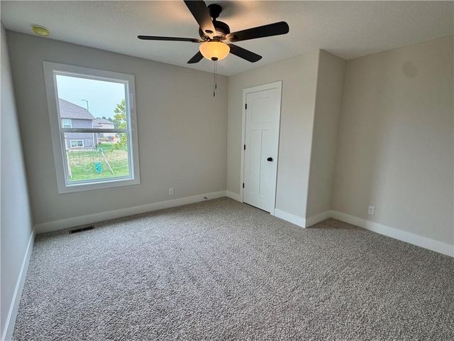 15611 Sheridan Court, Basehor, KS 66007