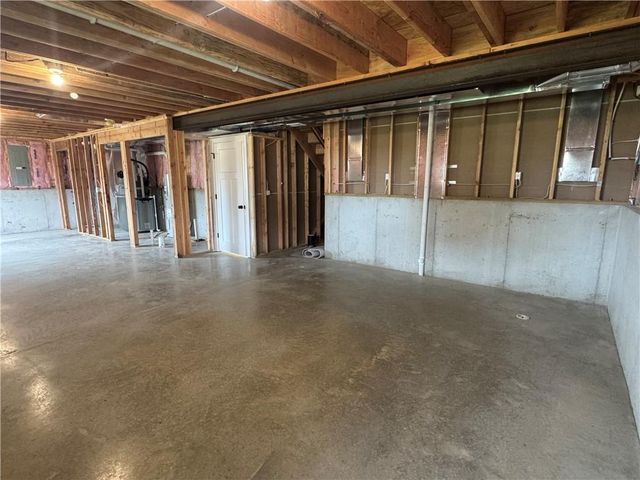 15611 Sheridan Court, Basehor, KS 66007