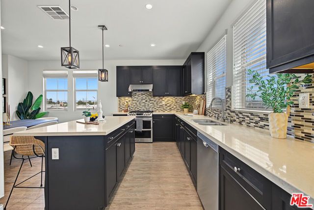 522 S Harbor Boulevard, Santa Ana, CA 92704