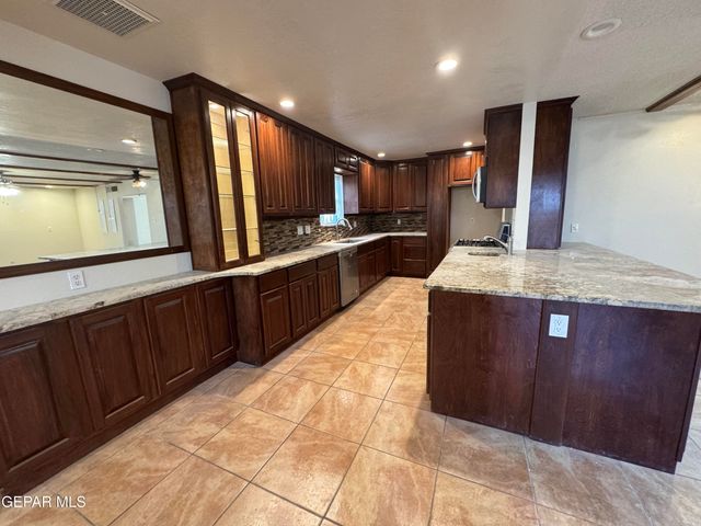 2929 DOUG FORD Drive, El Paso, TX 79935