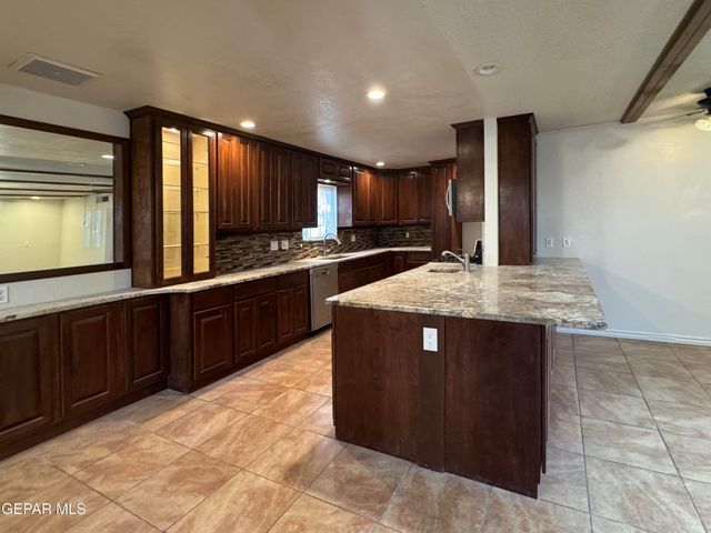 2929 DOUG FORD Drive, El Paso, TX 79935
