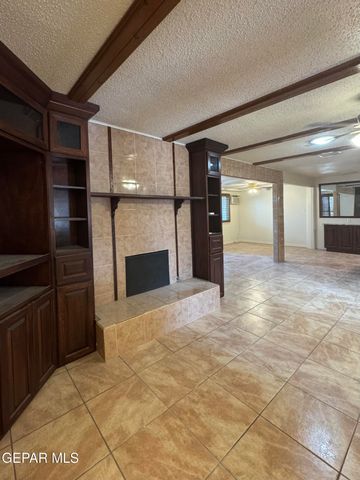 2929 DOUG FORD Drive, El Paso, TX 79935