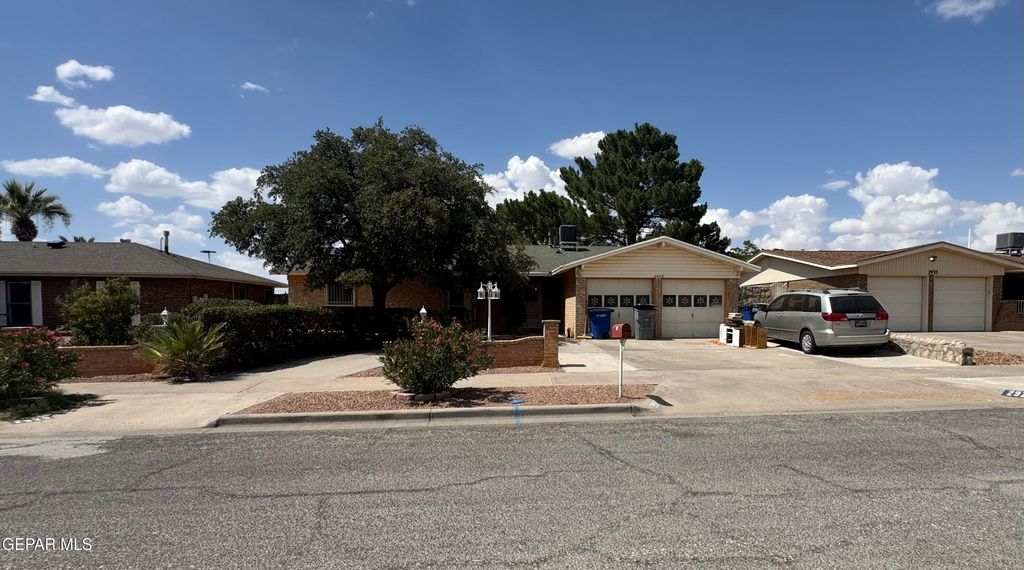2929 DOUG FORD Drive, El Paso, TX 79935