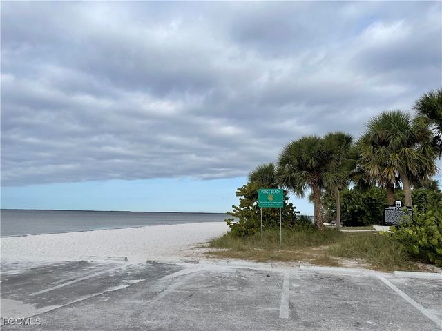 1318 San Mateo DR, Punta Gorda, FL 33950