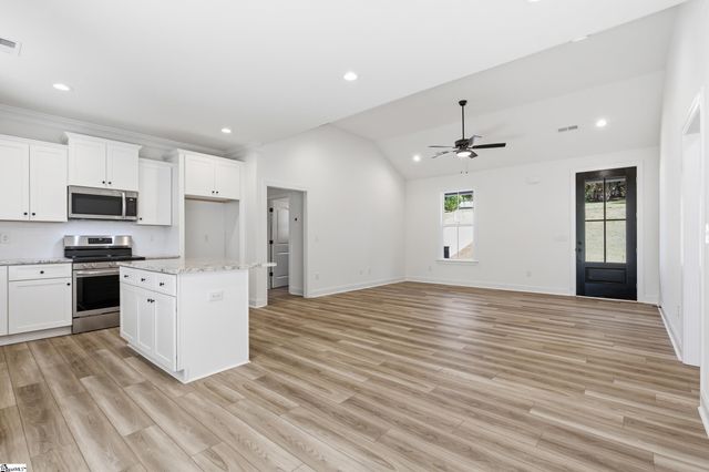 201 Tubbs Mountain Road, Travelers Rest, SC 29690