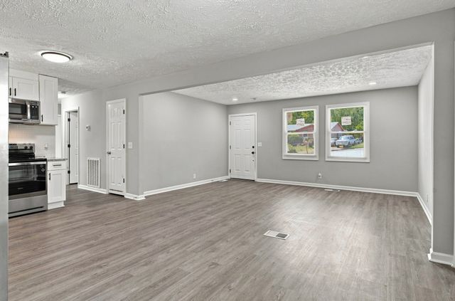 613 Maclaurin Ct, Nashville, TN 37207