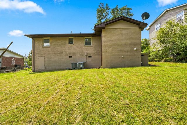 613 Maclaurin Ct, Nashville, TN 37207