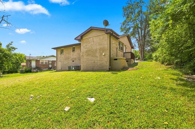 613 Maclaurin Ct, Nashville, TN 37207