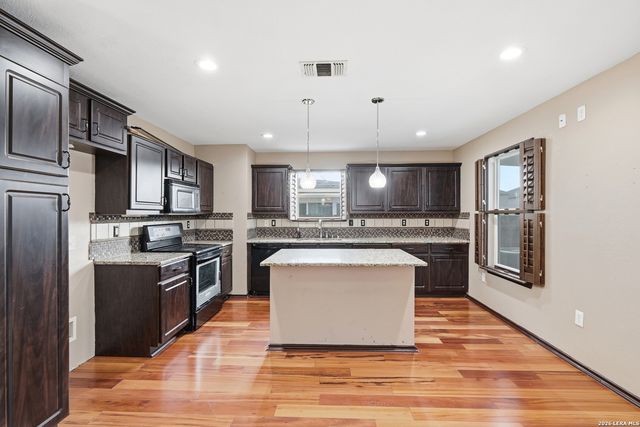 7811 Copper Hollow, Converse, TX 78109