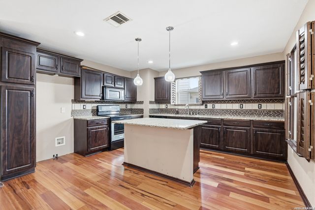 7811 Copper Hollow, Converse, TX 78109