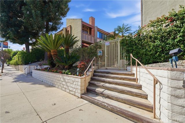 5205 White Oak Avenue 3, Encino, CA 91316