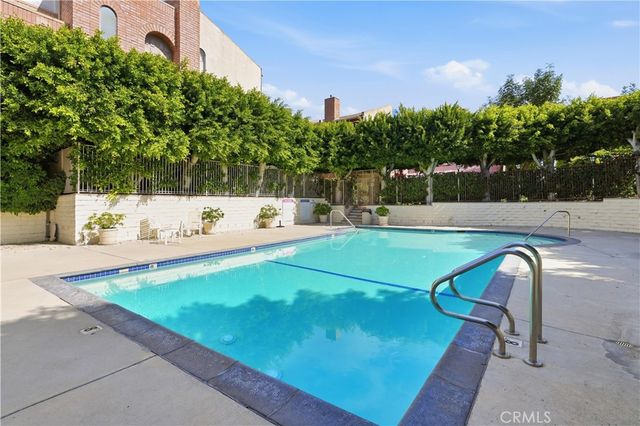 5205 White Oak Avenue 3, Encino, CA 91316