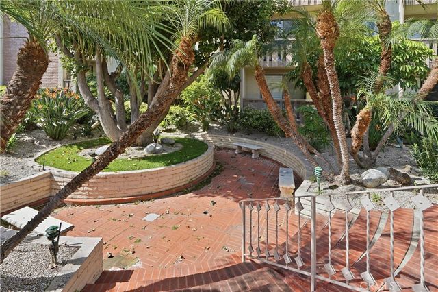 5205 White Oak Avenue 3, Encino, CA 91316